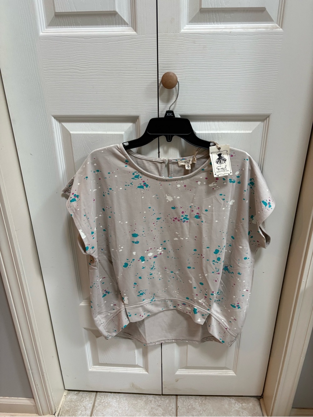 easel Taupe Short Sleeve Tee with Teal & Pink Paint Splatters